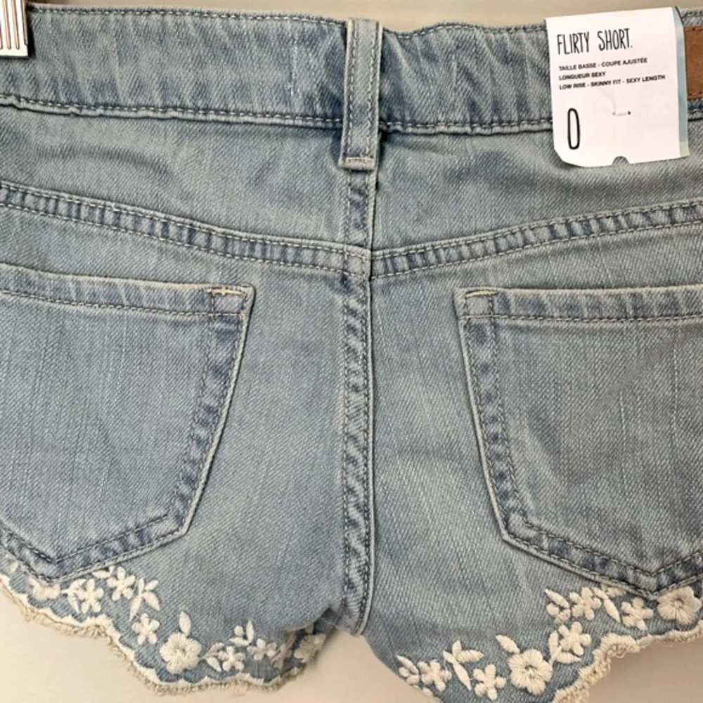 Garage size 0 Flirty jean short - Picture 6 of 9